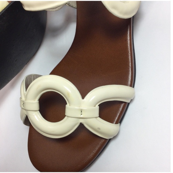 See by Chloe Patent Leather Circle Heeled Sandals - Picture 10 of 12